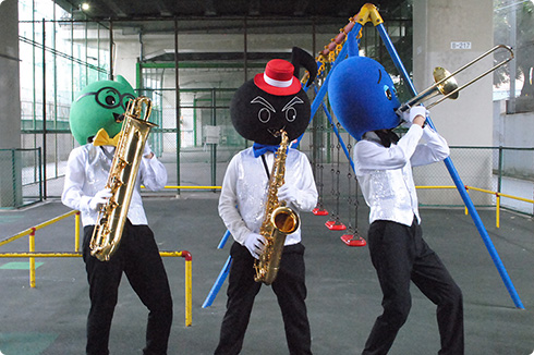 どんな音が飛び出すかな？？？